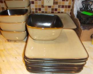 Home Trends tableware