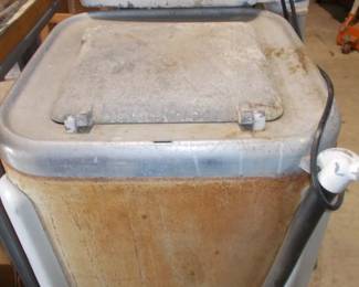 Vintage/antique washing machine  unknown condition