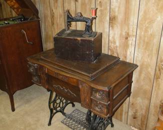 Singer, sewing machine and table
