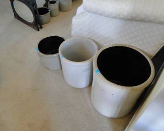 Small, Medium and Large, from left to right.  Large, medium, and small from right to left.  Oh, and they are crocks