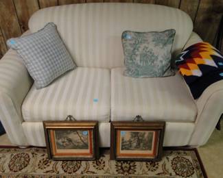 Super comfortable loveseat and pillows and pictures
