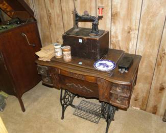 Sewing machine, on top of a sewing machine, with sewing machine accessories