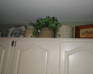 More Pennsylvania Dutch crocks and stuff