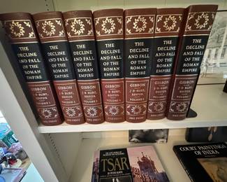 Decline and follow the Roman Empire, Set of books