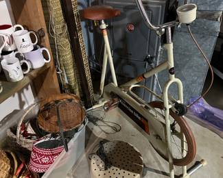 Stationary exercise bike