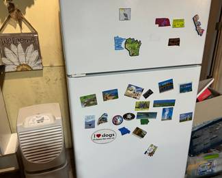 Like new hotpoint refrigerator 