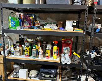 Garage supplies 40 amp battery blower