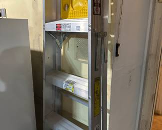 Like new aluminum ladder