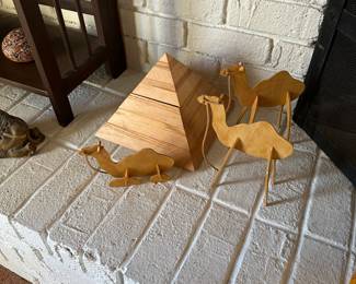 Camels and pyramid jewelry box