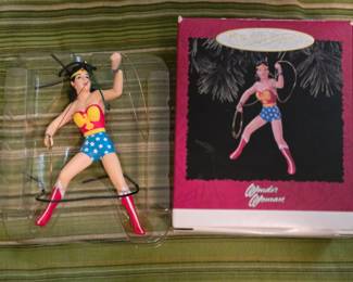 Hallmark Wonder Woman ornament 