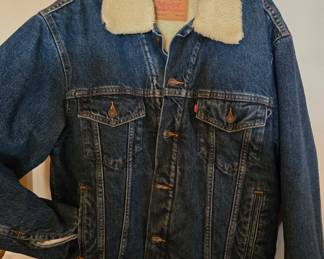 Vintage Levi's sherpa lined denim jacket 