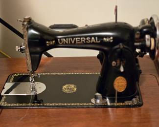 Universal sewing machine table 