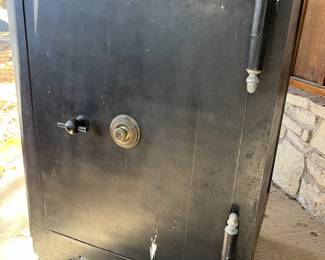 vintage floor safe Yale National Safe Co.