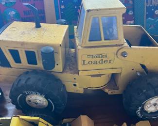 metal Tonka loader truck