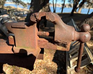 anvil vise on stand