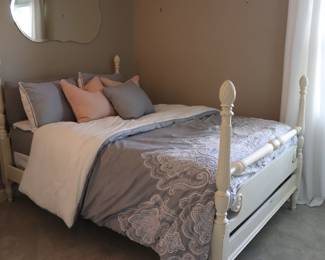 White Queen Four Post BED 