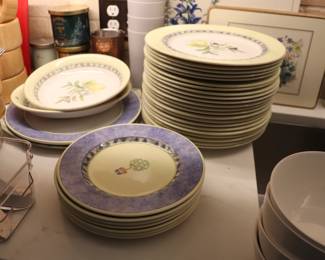 Royal Doulton CARMINA Porcelain Dinner Plates 
