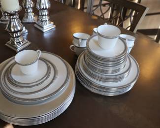 Royal Doulton “Ravenswood H5008 “ England Fine China