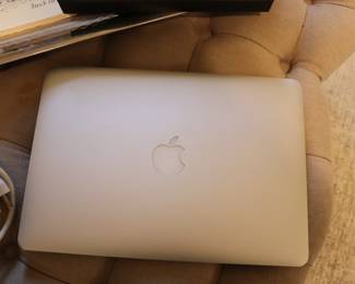 Apple Lap Top  