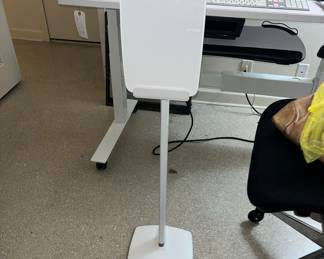 Sonos 5
Immerse yourself in music and more with Five, the high-fidelity speaker for superior sound, tuned by renowned producer Giles Martin. Experience deep bass and an ultra-wide soundstage.