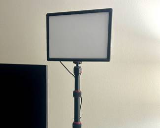 2 NEEWER LED PHOTOGRAPHY LIGHTS NL-192AI 