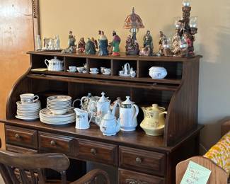 Roll top desk in great condition