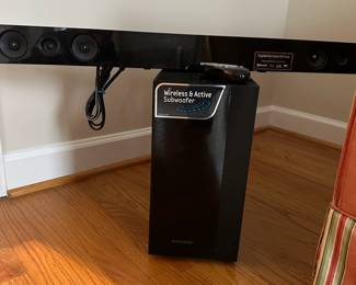 C4 - $60 - Samsung Crystal Surround AirTrack model HW-E450. Subwoofer, Sound Bar & Remote. 