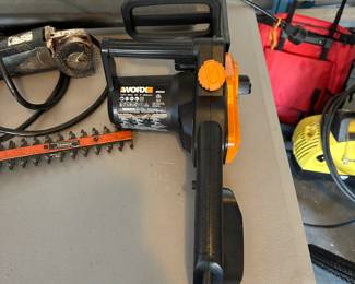 C73 - $25 - Worx WG310 8" Electric Chainsaw