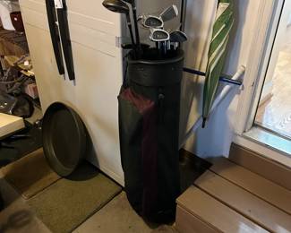 C89 - $75 - Dunlop Tour Method Plus Golf Clubs & Bag