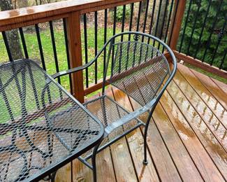 C20 - $60 - Small Set Iron Table & Chairs. Sturdy & fully functional.