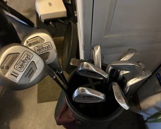 C88 - $75 - Dunlop Tour Method Plus Golf Clubs & Bag