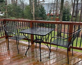 C20 - $60 - Small Set Iron Table & Chairs. Sturdy & fully functional.