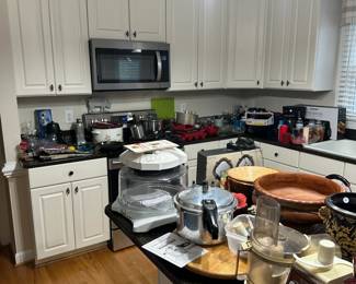 Some small kitchen items - please schedule an appointment to come and browse!