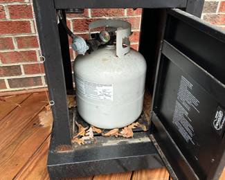 C19 - $60 - Small Char Grill propane grill, with tank & cover. 