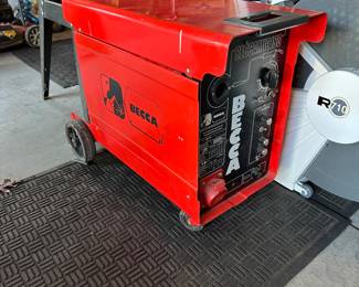 C66 - $250 - Becca Mig 180 Welder. Untested - looks good. 