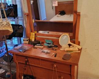 Birds Eye Mable Dresser w/ Mirror