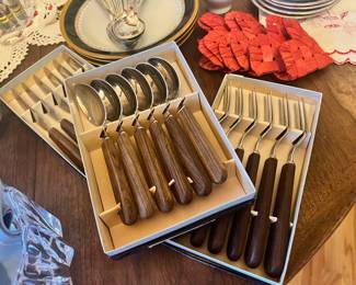Martha Krone Bestikk - Set of 6 Spoons, Set of 6 Forks, Set of 6 Butter Knives