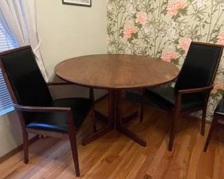 Dillingham MFG Co. Mid Century Dining Table with 6 Black Leather/Walnut Dining Chairs