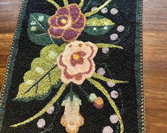 Latch Hook Placemat with Floral Design