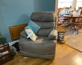 Electric Lazy-boy Recliner