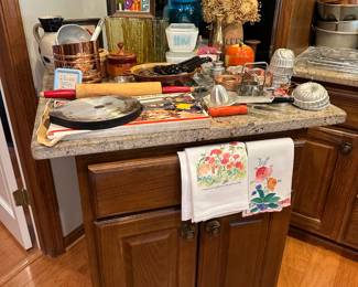 vintage kitchen items and decor