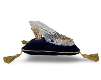 Franklin Mint Cinderella Glass Slipper W/Pillow
