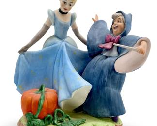 Limited Ed Disney Magic Memories Cinderella Figure
