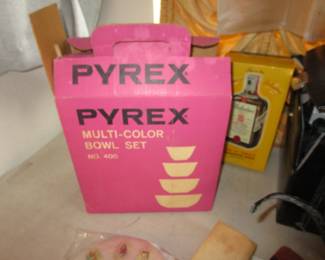 Pyrex NEW IN BOX Mixing bowl set #400 never been out of box!