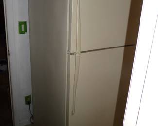 refrigerator 