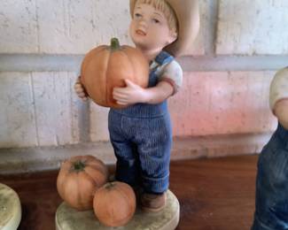 Homco figurines galore!!