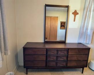 Bassett furniture MCM dresser with mirror 