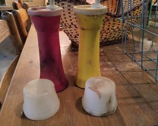 Tupperware ketchup and mustard dispensers - hard to find