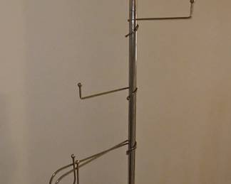 MCM tension plant holder/bathroom organizer 