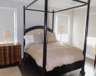 Gregorius Pineo Ebony Poster Queen Bed